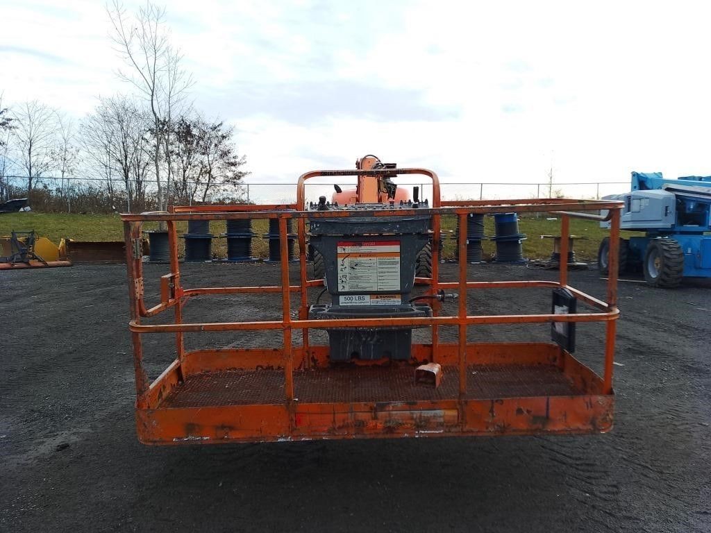 Articulated Boom Lift - View 3